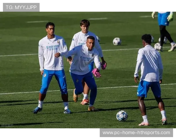 利物浦主场迎战皇马，阿诺德替补席枕戈待旦。，利物浦阿诺德集锦