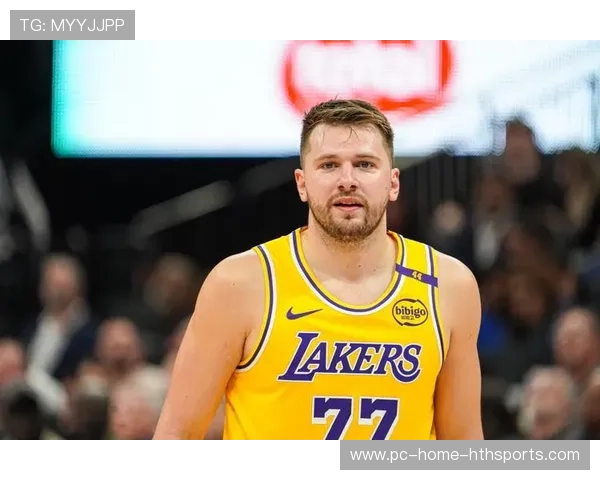 东契奇突破后送出妙传，独行侠攻防两端全面爆发